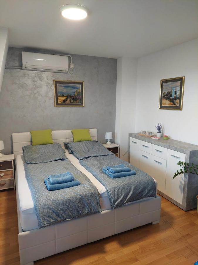 Green And Grey Novi Sad Exterior foto